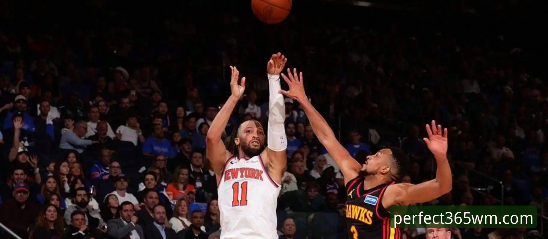 NBA季后赛尼克斯大胜老鹰赛事解析